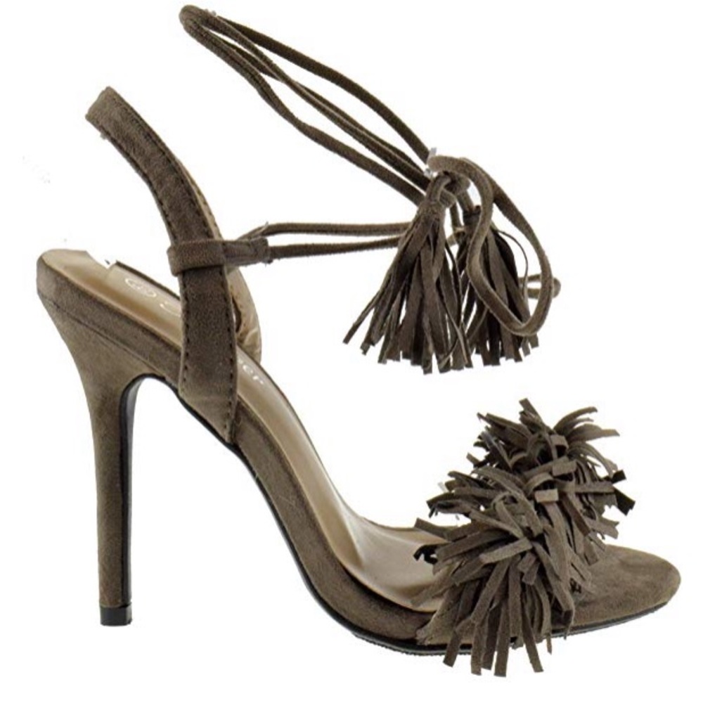 Forever taupe color size 6.5 with tassels & fringe
